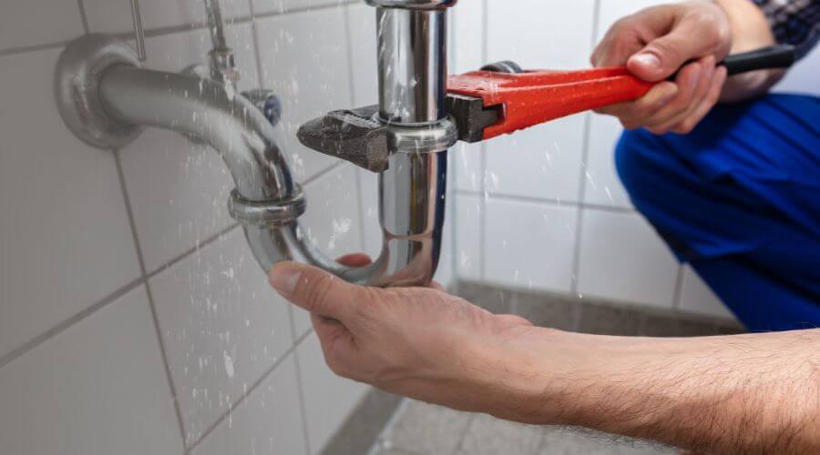 Expert burst pipe repair services in Bonnie, IL